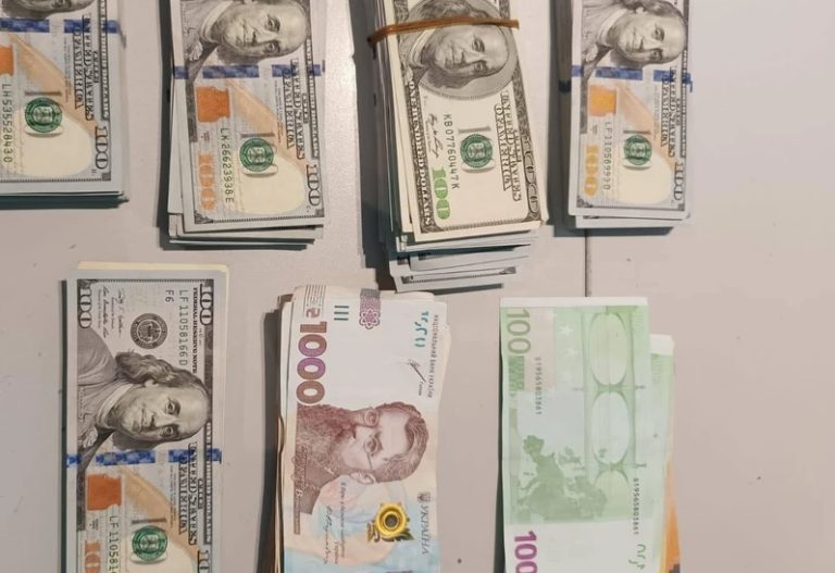 Украинцы стали фигурантами дела о контрабанде валюты через Молдову