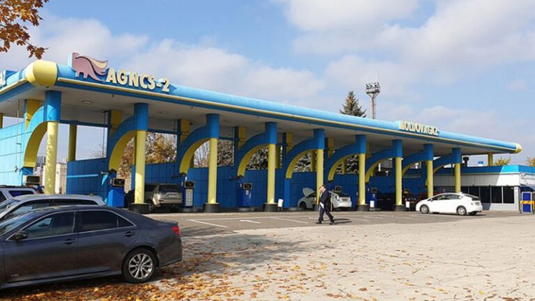 Цена на сжиженный газ упала до годового минимума