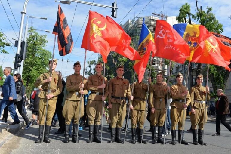 100 человек получили взыскания за георгиевские ленточки
