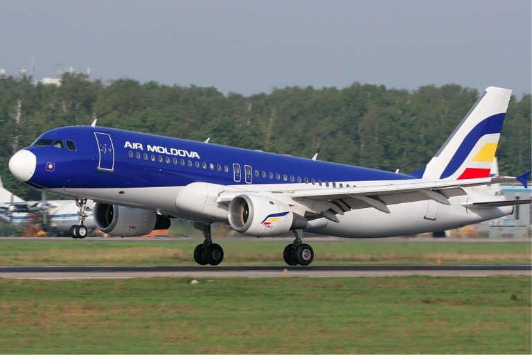 Air Moldova suspendă din nou zborurile