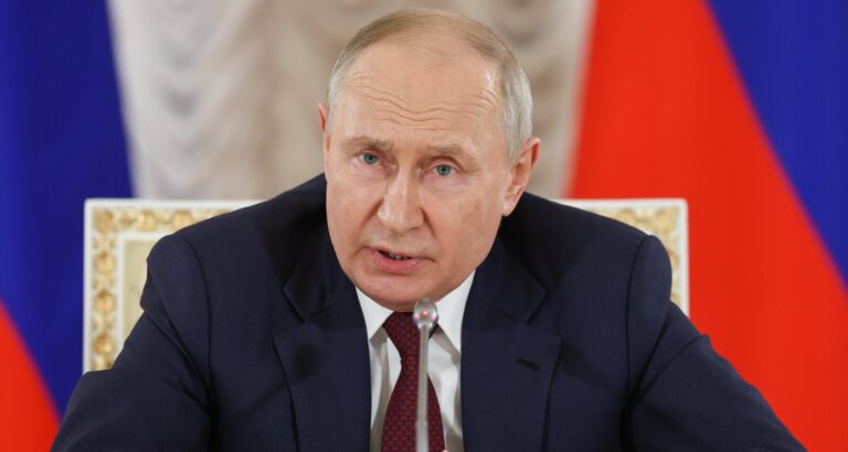 PAS: за высокие цены на бензин благодарите Путина