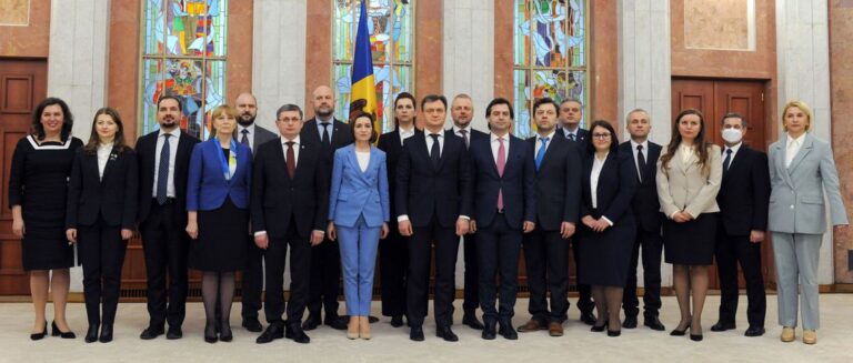 Motivul demisiilor și noilor numiri de Miniștri
