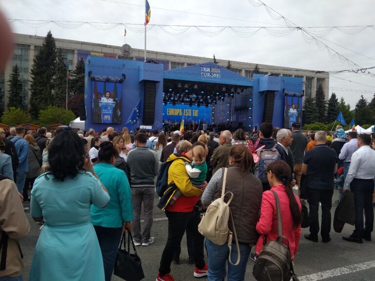 Toate steaguri vin să ne viziteze