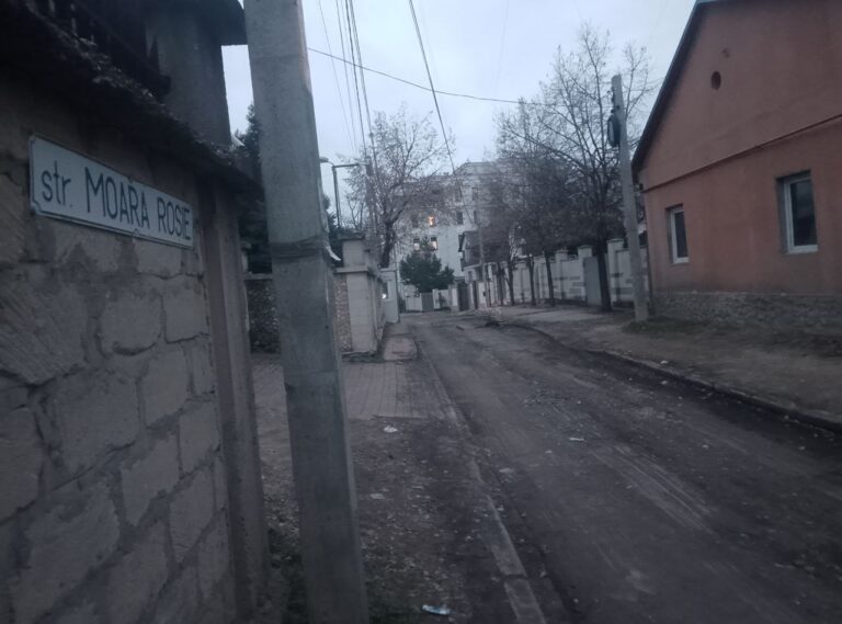 Ремонт запущенной улицы