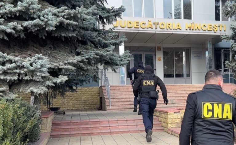 Взялись за судей