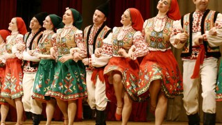 Крепить национальную идентичность