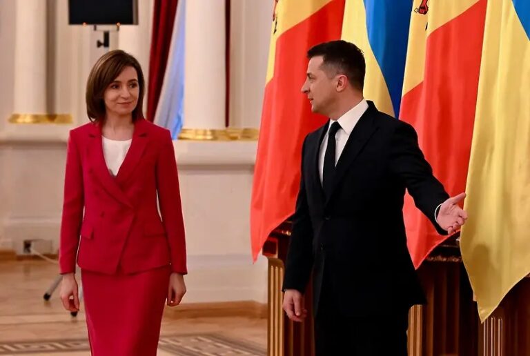 От Майдана до Кишинева: как политические процессы в Молдове повторяют и опровергают украинский сценарий