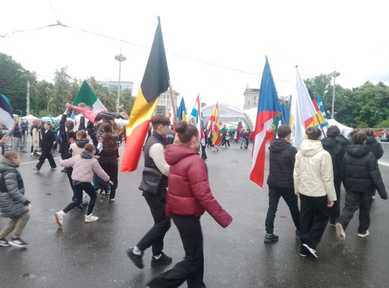 На других посмотреть и себя показать