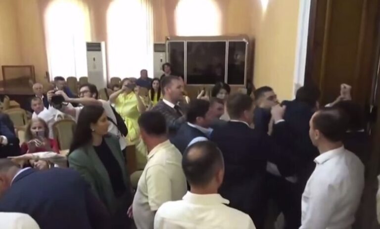 O luptă în administrația orașului și consecințele acesteia