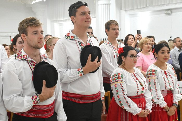 Americanii au venit să-i ajute pe moldoveni