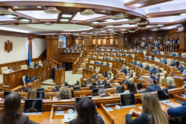 Старый спикер и шесть фракций