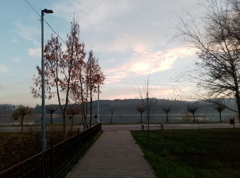 Поощрили прогулки на свежем воздухе