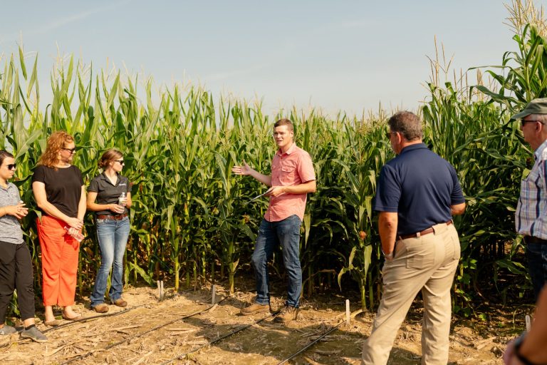 Консультации по аграрному вопросу