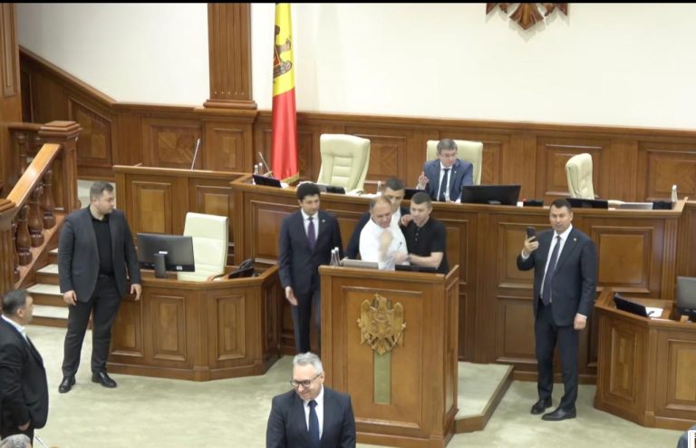 Primarul capitalei este nerăbdător să urce la tribuna parlamentară