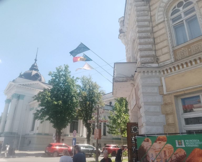 Primăria care a suferit mult