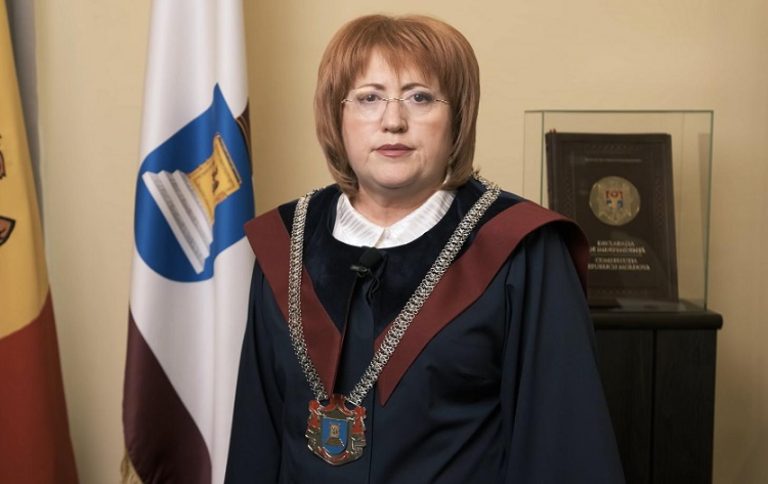 Судью – на мыло