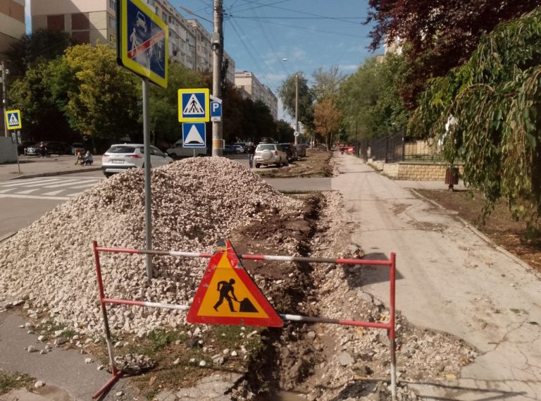 И одну-то сторону не доделали